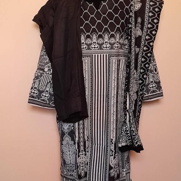 Clothes - Picture 1 of 1